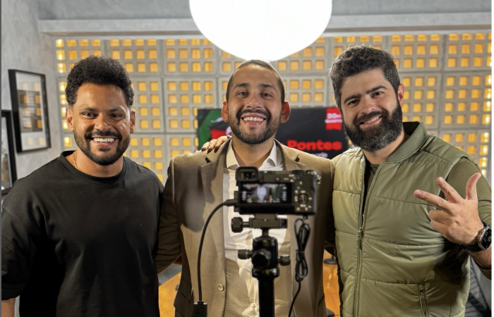 Elias Santana, Júlio Pontes e Fernando Mesquita no Simplesmente Podcast